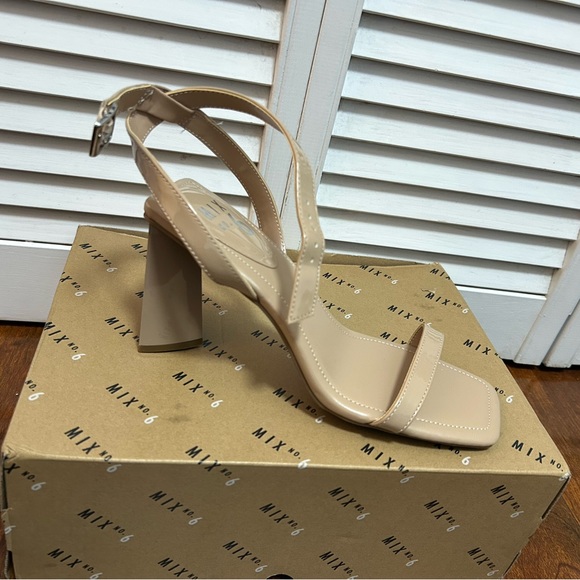 Heels - Picture 1 of 1